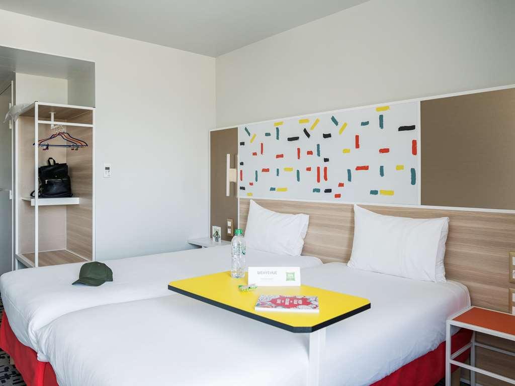 Ibis Styles Guyancourt Versailles Rom bilde