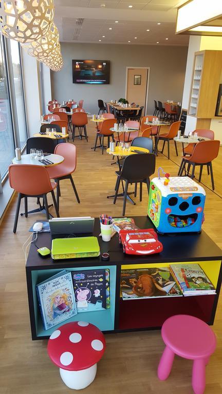 Ibis Styles Guyancourt Versailles Eksteriør bilde