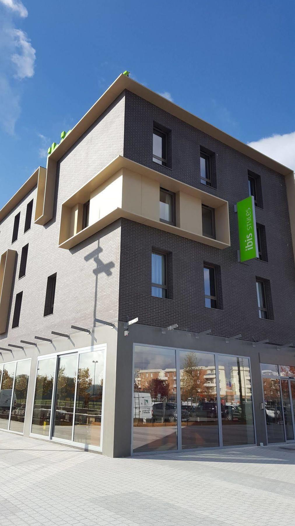 Ibis Styles Guyancourt Versailles Eksteriør bilde