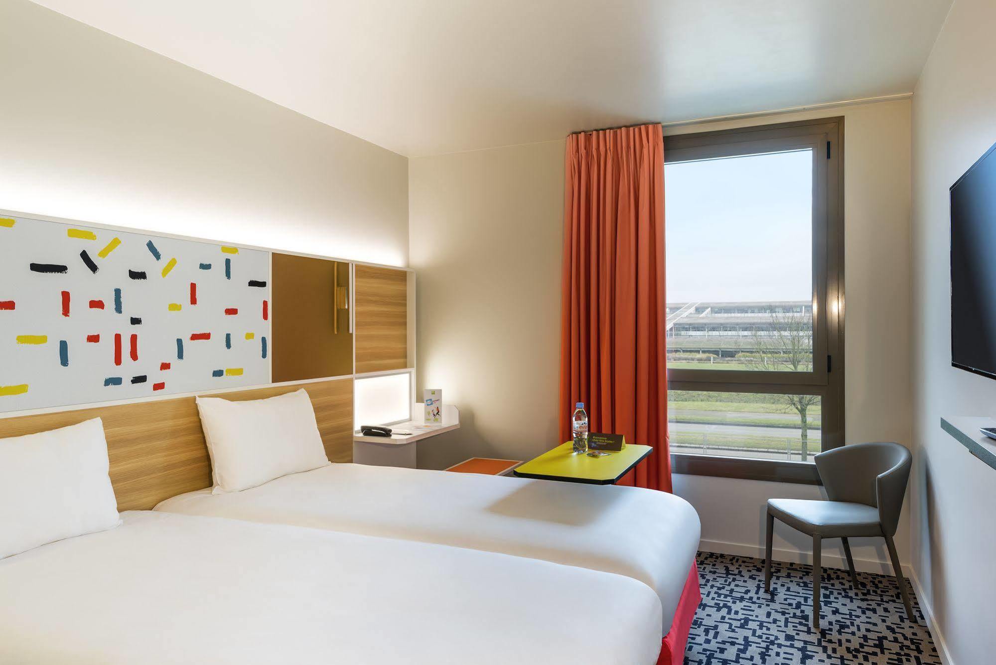 Ibis Styles Guyancourt Versailles Eksteriør bilde
